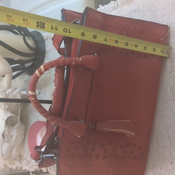 Red vegan leather bag. - Picture 6 of 7
